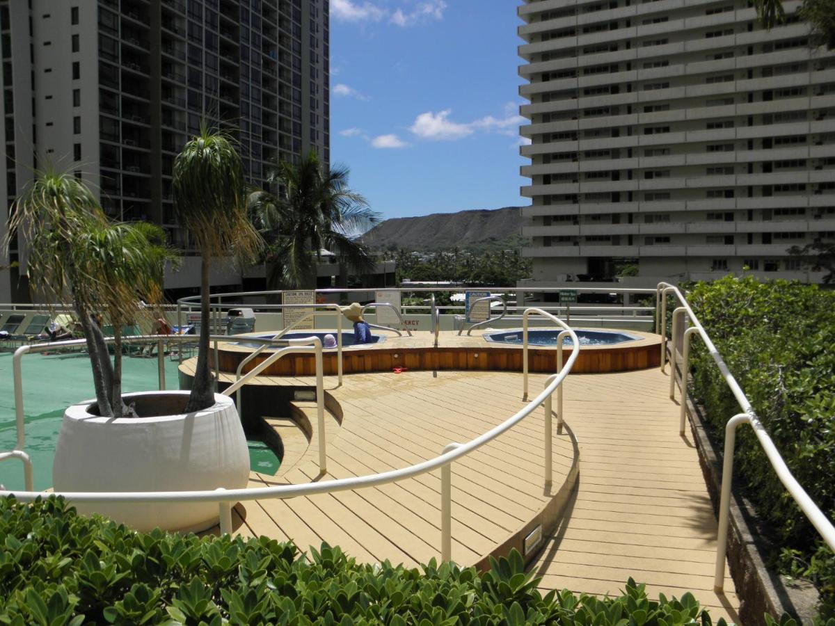 Waikiki Banyan: Diamond Head And Ocean View Condo! Apartamento