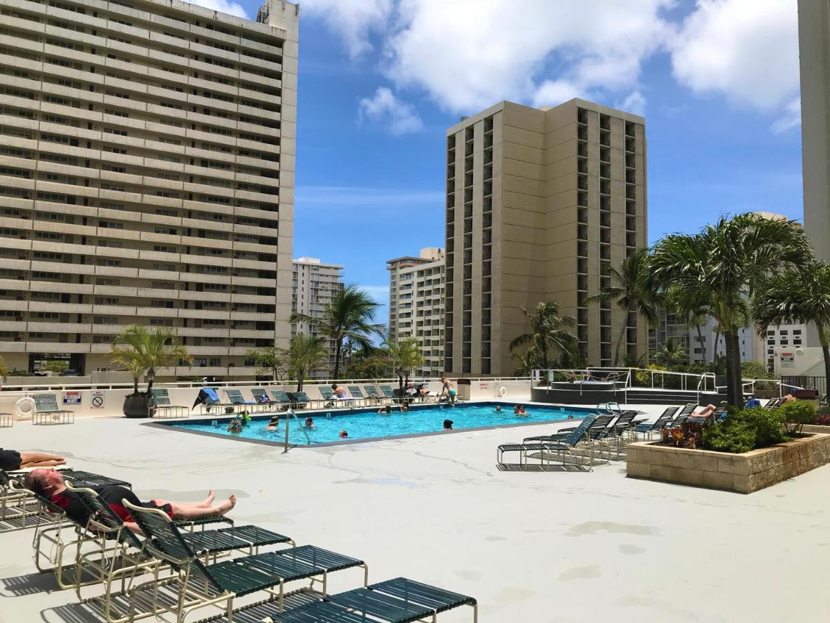 Waikiki Banyan: Diamond Head And Ocean View Condo! Apartamento