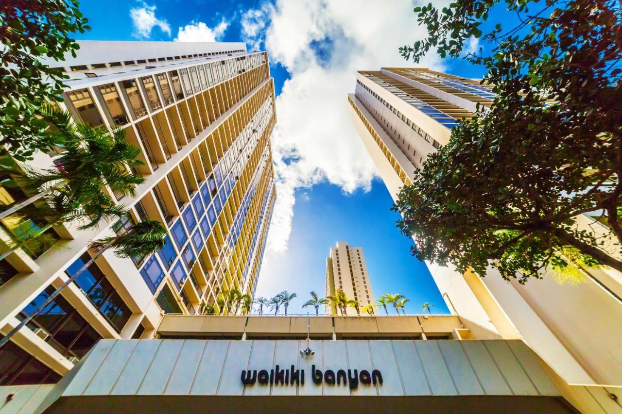 Waikiki Banyan: Diamond Head And Ocean View Condo!