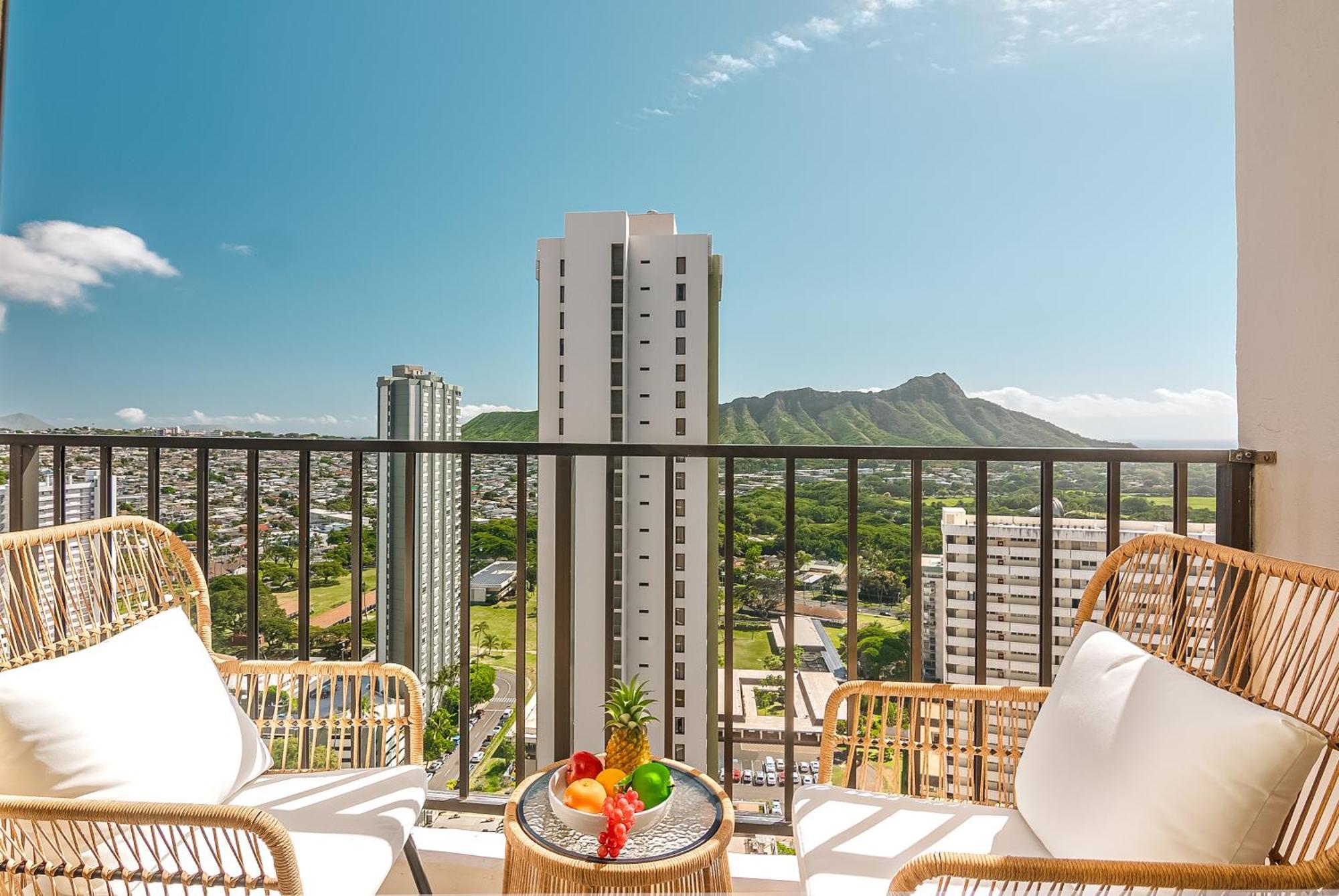 Waikiki Banyan: Diamond Head And Ocean View Condo! Apartment Honolulu