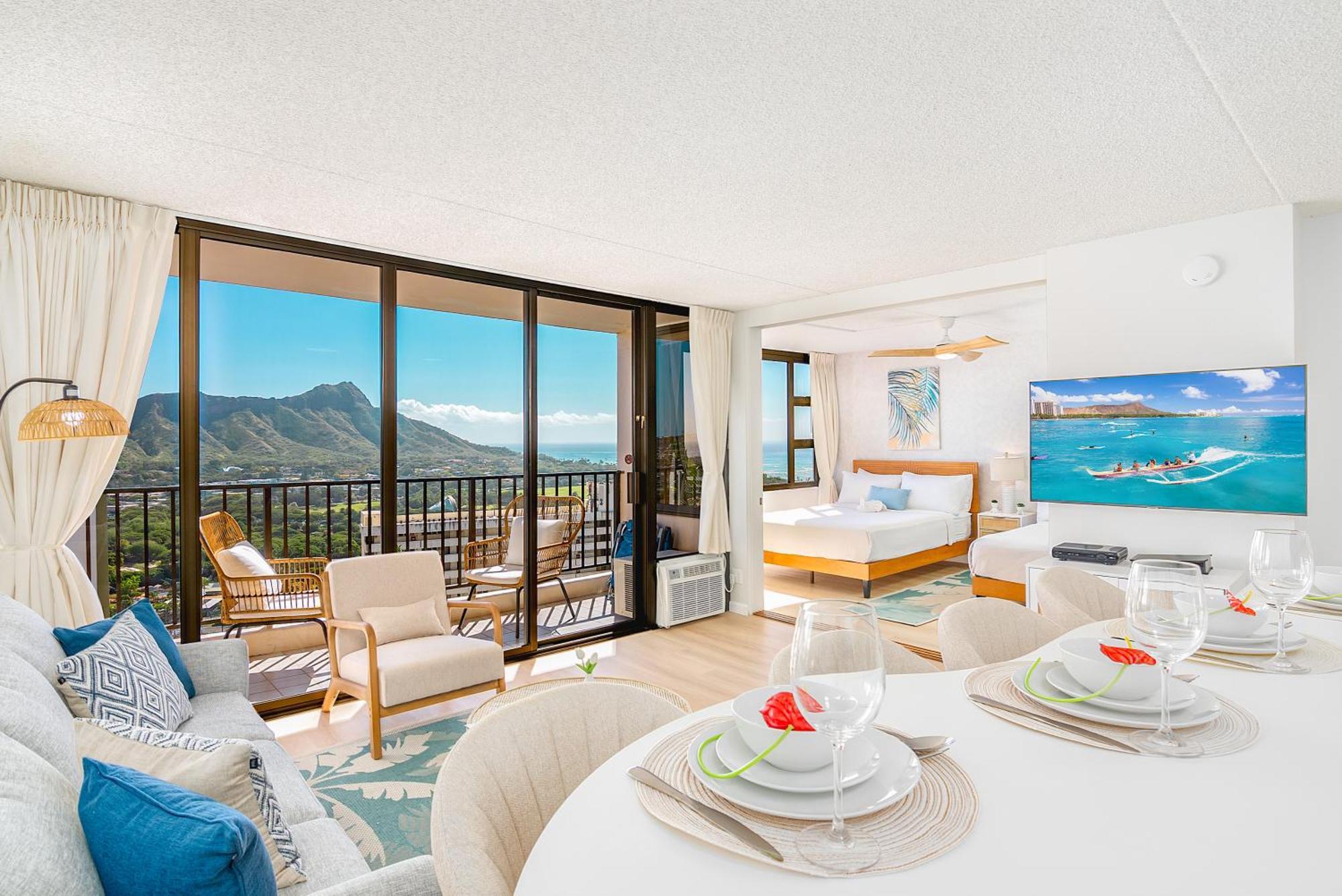 Waikiki Banyan: Diamond Head And Ocean View Condo! Apartment *