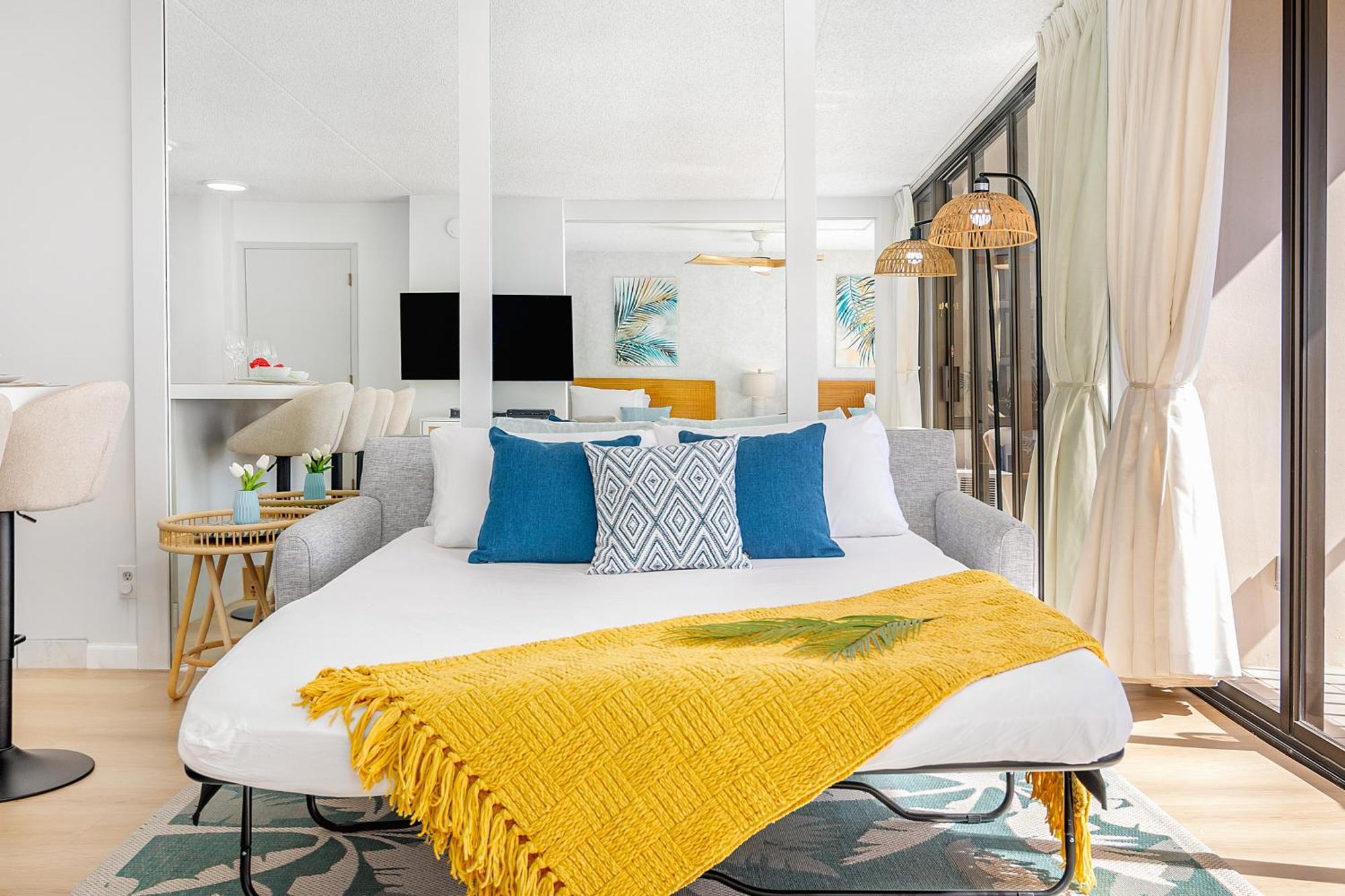 Waikiki Banyan: Diamond Head And Ocean View Condo! Honolulu